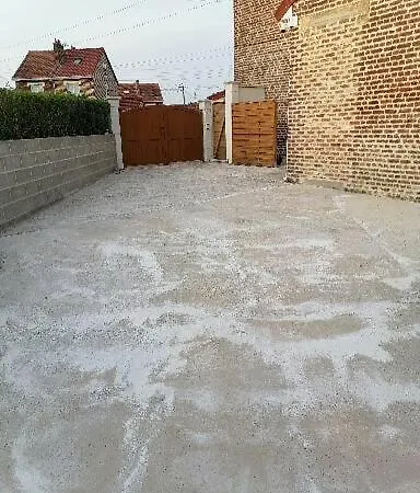 Gite Privatif, Maison De Vacances Familiale 100M2 Avec Piscine, Parking Prive 