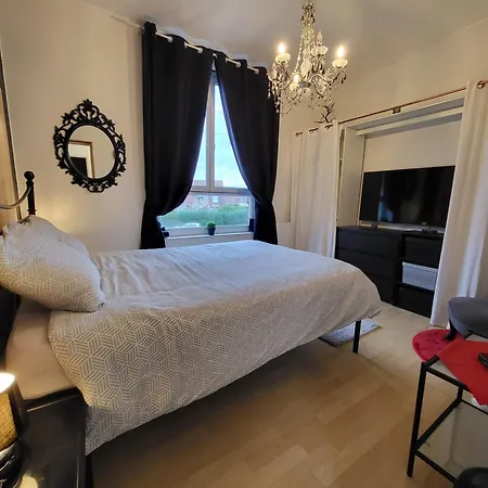 Gite Privatif, Maison De Vacances Familiale 100M2 Avec Piscine, Parking Prive 