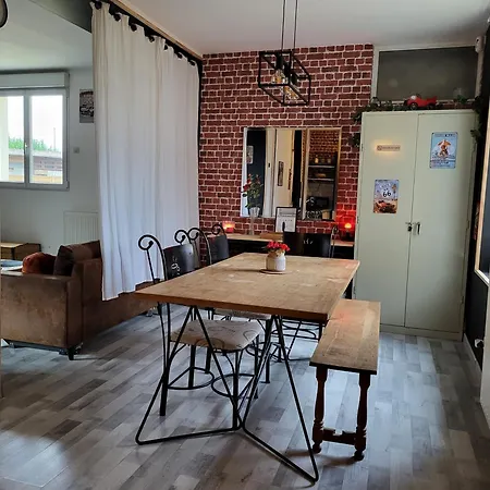 Gite Privatif, Maison De Vacances Familiale 100M2 Avec Piscine, Parking Prive 