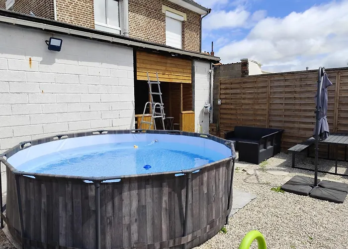 Gite Privatif, Maison De Vacances Familiale 100M2 Avec Piscine, Parking Prive \