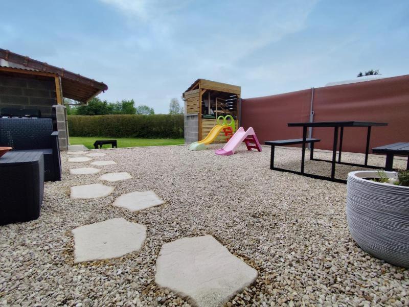 Hébergement de vacances Privatif, Maison De Familiale 100m2 Avec Piscine, Parking Prive 