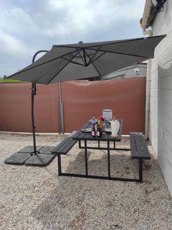 Privatif, Maison De Familiale 100m2 Avec Piscine, Parking Prive 