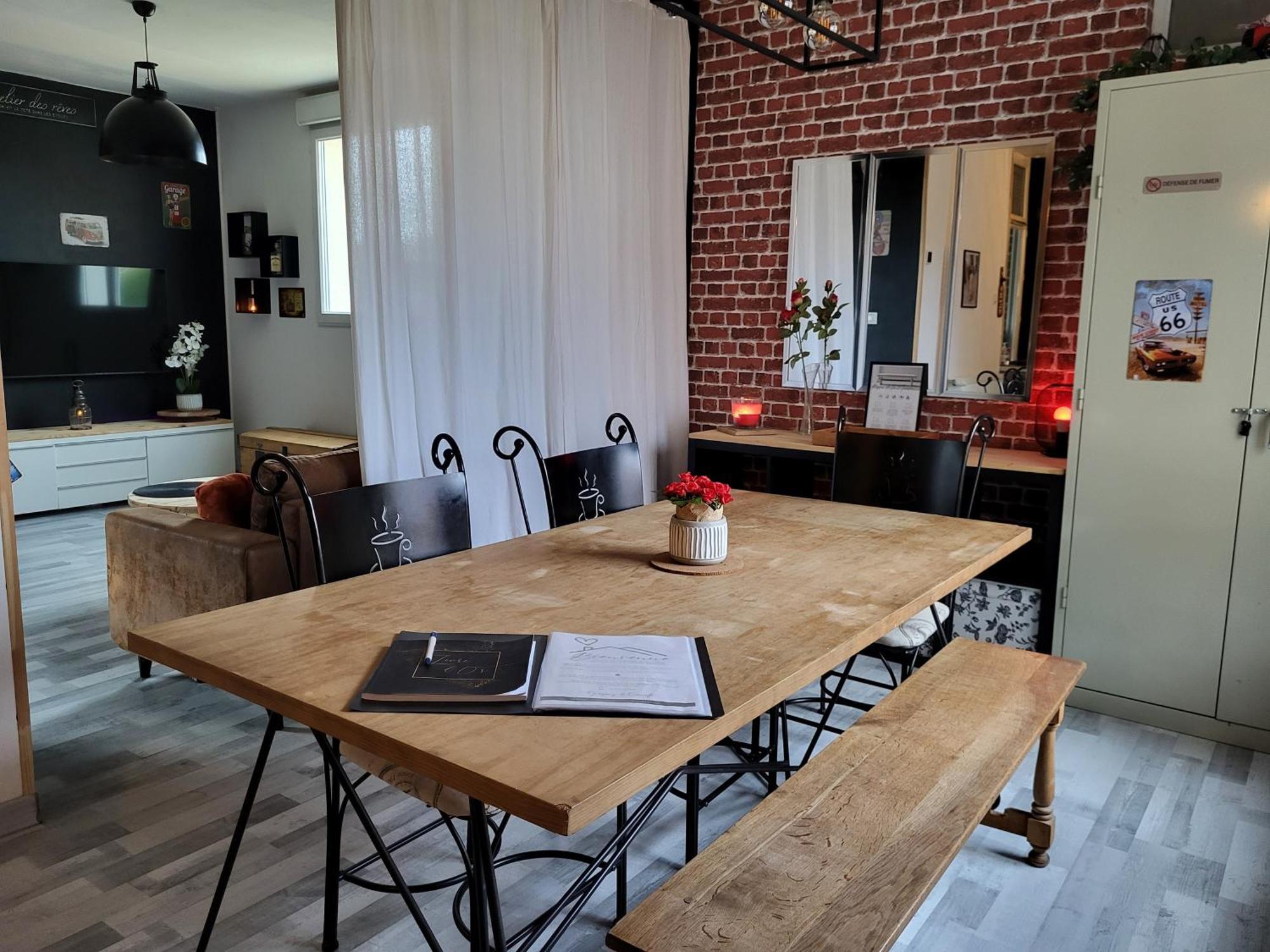 Privatif, Maison De Familiale 100m2 Avec Piscine, Parking Prive 
